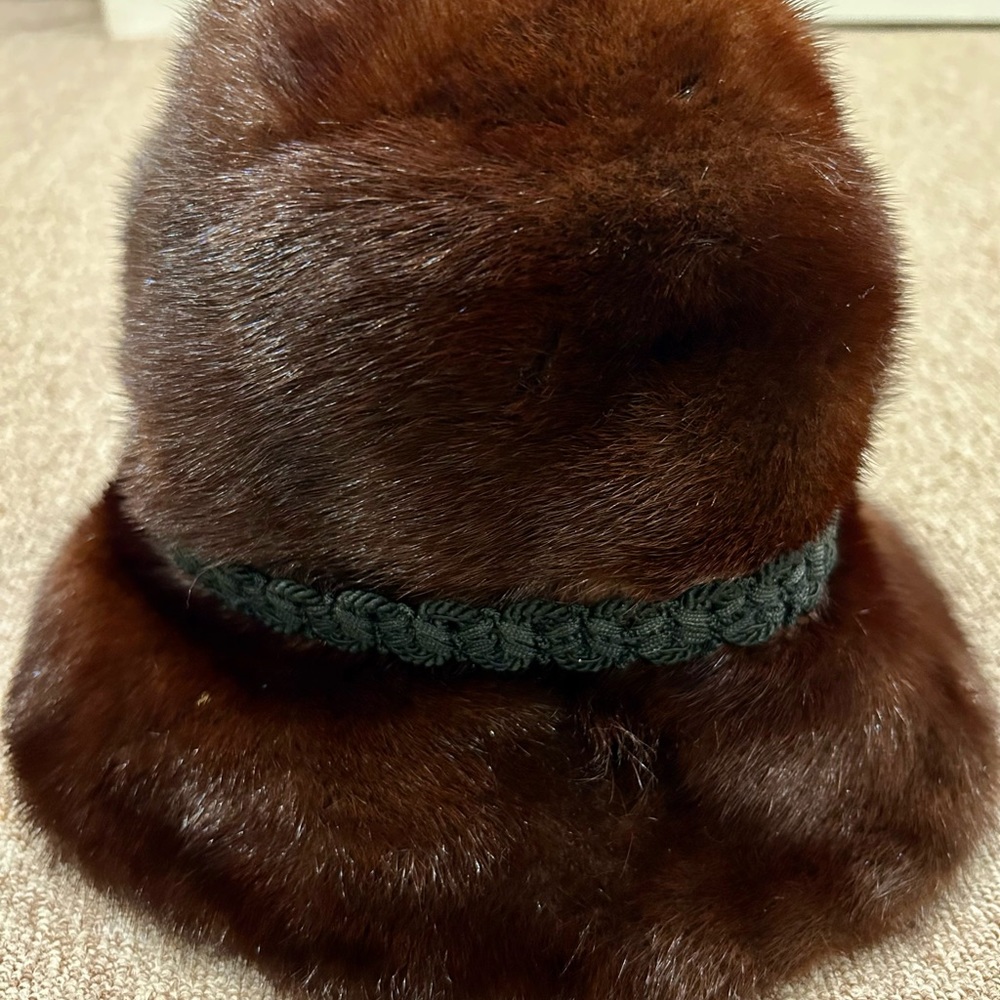 Mink Fur Hat. Pristine. Reversible - image 3